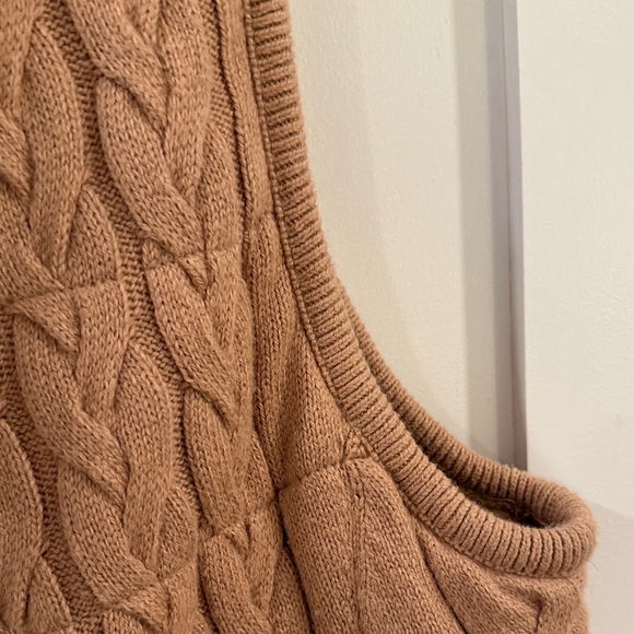 Talbot’s Women's Tan Cable Knit Sweater Vest - Picture 7 of 9